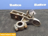 Кронштейн переднего стабилизатора правый