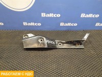 Кронштейн подножки правый