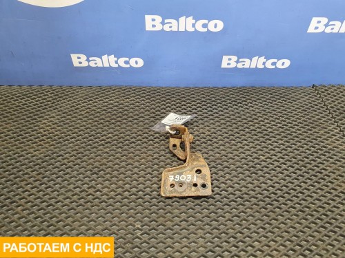 Кронштейн подножки правый