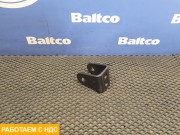 Кронштейн переднего амортизатора